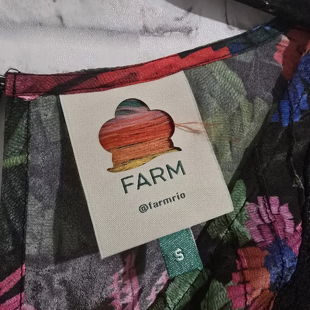 EUC Farm Rio Blooming Garden Blouse Black Floral size S - Picture 7 of 8